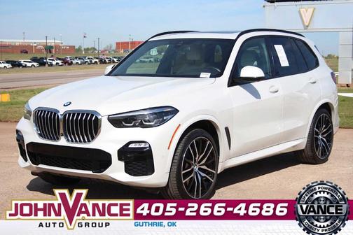 Mineral White Metallic 2021 BMW X5 sDrive40i