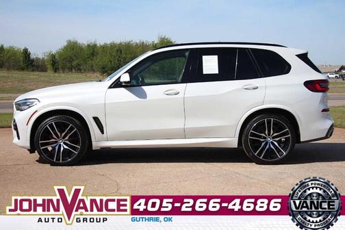 Mineral White Metallic 2021 BMW X5 sDrive40i