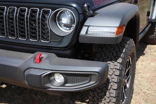 Black Clearcoat 2026 Jeep Wrangler Rubicon