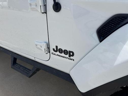 Bright White Clearcoat 2022 Jeep Gladiator Sport
