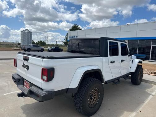 Bright White Clearcoat 2022 Jeep Gladiator Sport