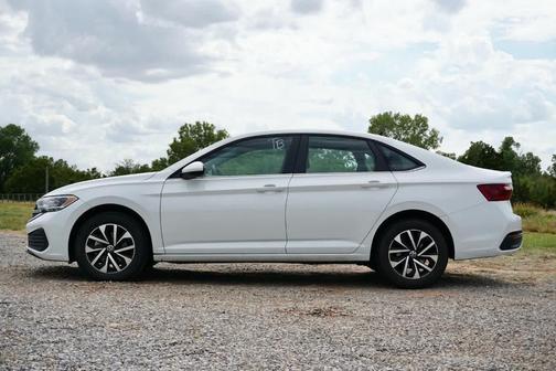 Pure White 2022 Volkswagen Jetta 1.5T S