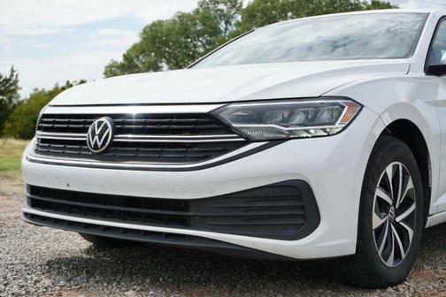 Pure White 2022 Volkswagen Jetta 1.5T S