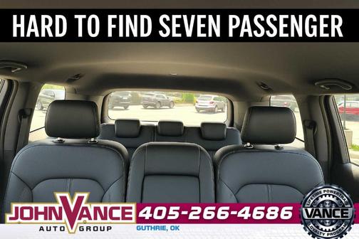 2024 Jeep Wagoneer Base