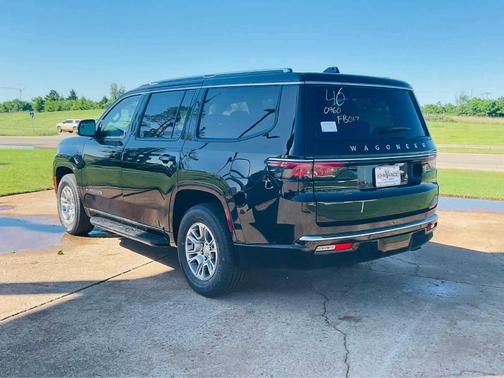 2024 Jeep Wagoneer Base