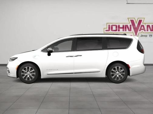 2025 Chrysler Pacifica Hybrid Pinnacle