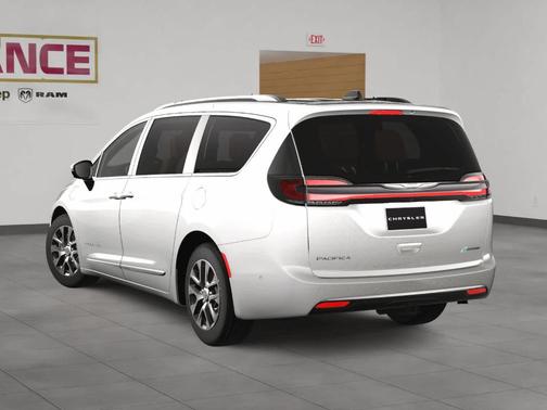 2025 Chrysler Pacifica Hybrid Pinnacle