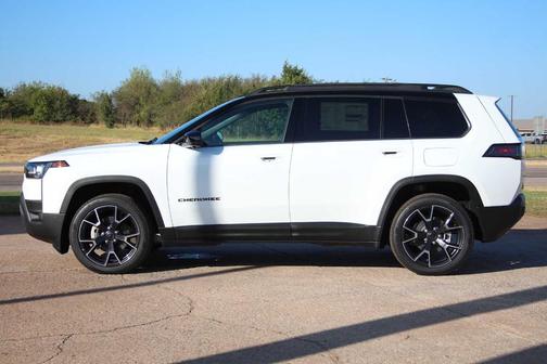 Bright White Clearcoat 2026 Jeep Cherokee Overland