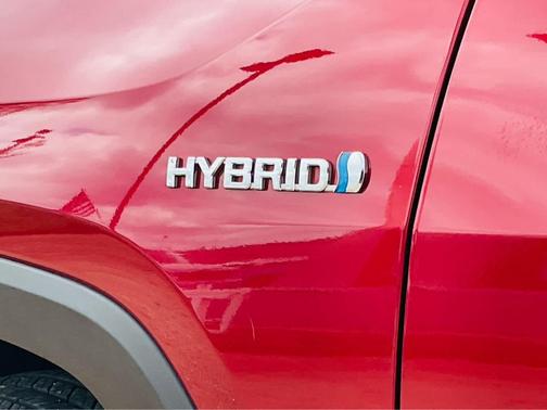 2020 Toyota RAV4 Hybrid XLE