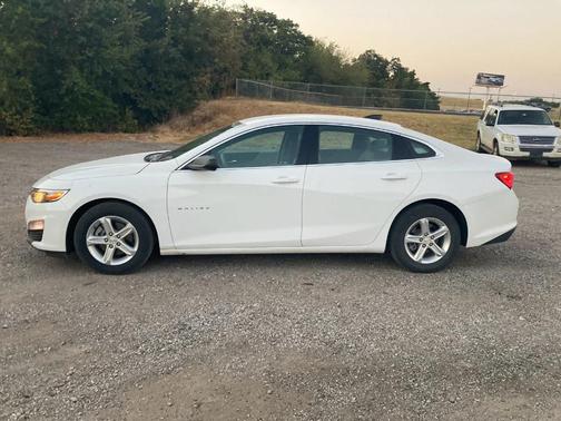 Summit White 2022 Chevrolet Malibu 1LS