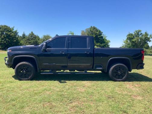 Black 2024 Chevrolet Silverado 2500 High Country