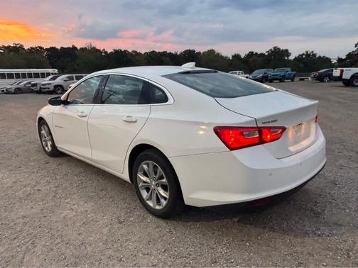 Summit White 2024 Chevrolet Malibu LT