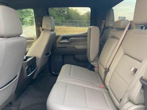 White Frost Tri-Coat 2023 GMC Sierra 1500 SLT