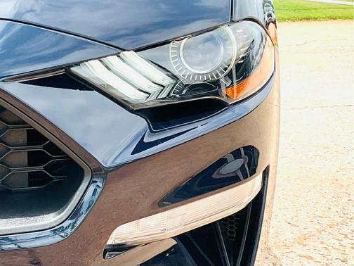 2021 Ford Mustang EcoBoost