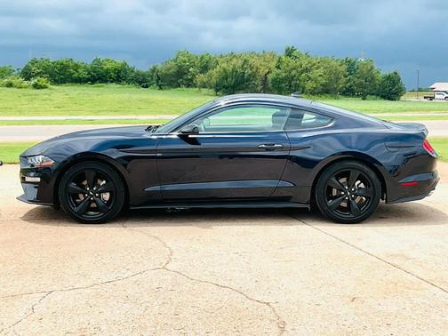 2021 Ford Mustang EcoBoost