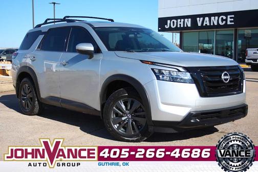 2022 Nissan Pathfinder SV