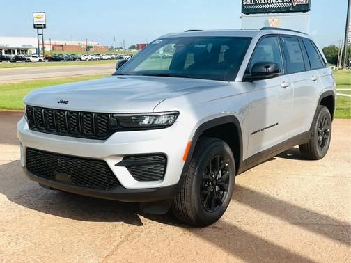 2025 Jeep Grand Cherokee Laredo