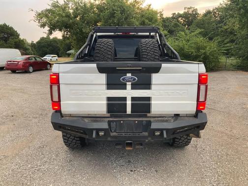 Oxford White 2021 Ford F-250 Lariat
