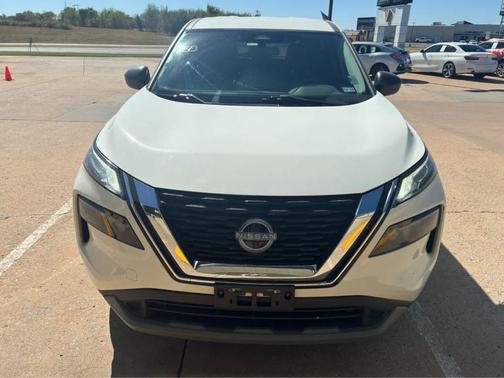 Glacier White 2023 Nissan Rogue S