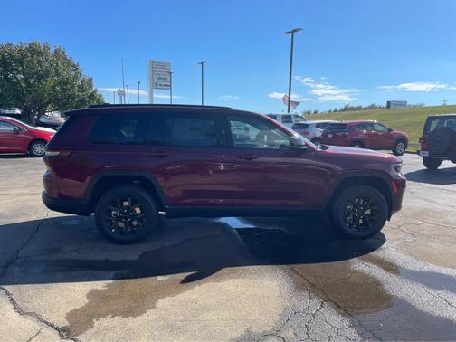 2025 Jeep Grand Cherokee L Laredo