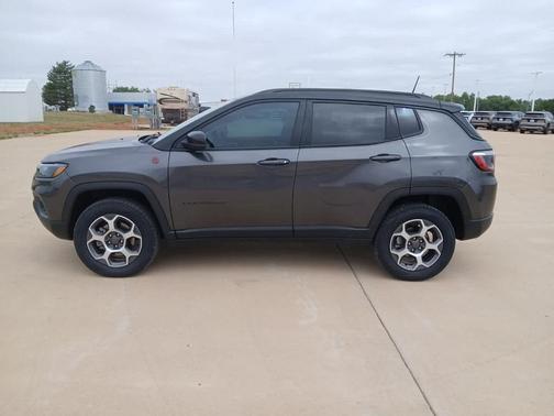 Granite Crystal Clearcoat Metallic 2022 Jeep Compass Trailhawk