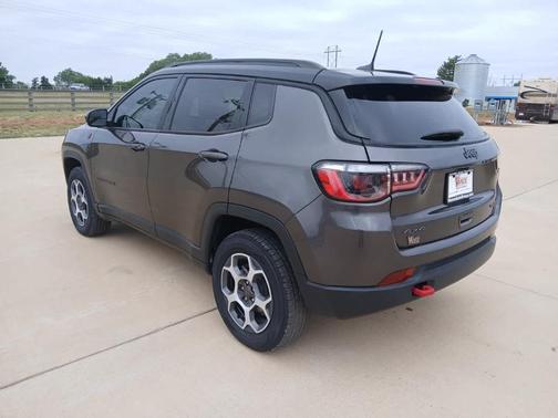 Granite Crystal Clearcoat Metallic 2022 Jeep Compass Trailhawk