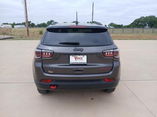 Granite Crystal Clearcoat Metallic 2022 Jeep Compass Trailhawk