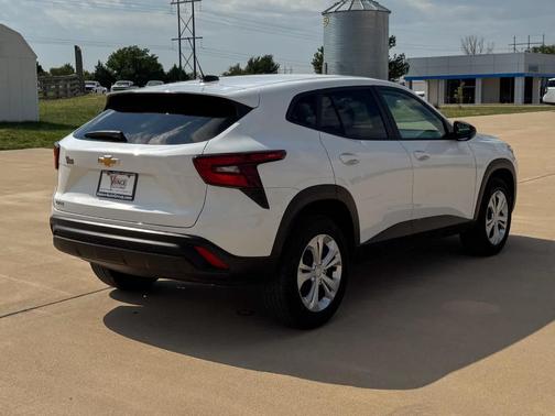 2024 Chevrolet Trax LS