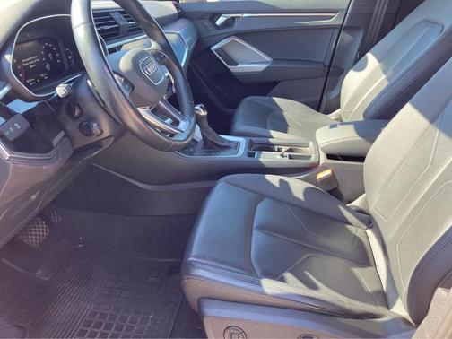 2024 Audi Q3 45 S line Premium