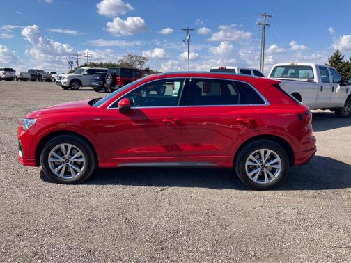 2024 Audi Q3 45 S line Premium