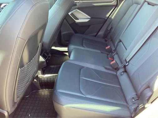 2024 Audi Q3 45 S line Premium