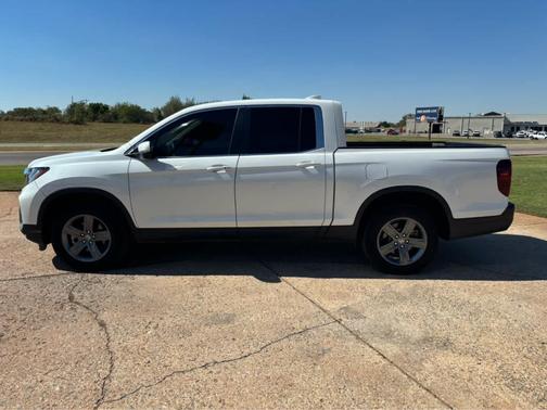 Platinum White Pearl 2022 Honda Ridgeline RTL