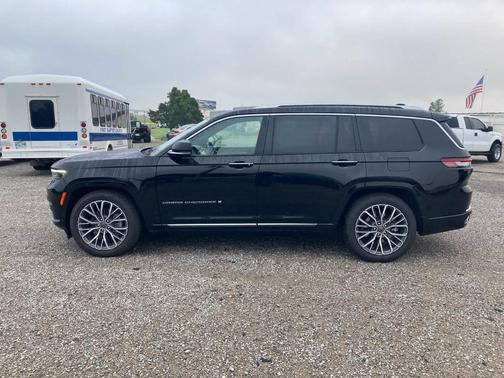 2022 Jeep Grand Cherokee L Summit