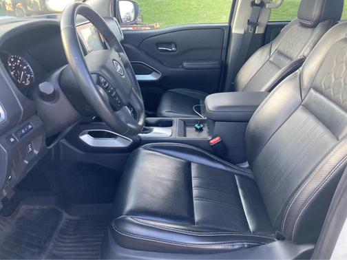 Glacier White 2023 Nissan Frontier SV