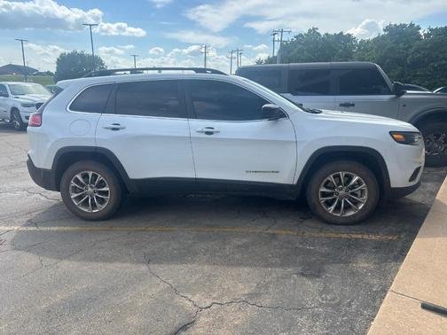 Bright White Clearcoat 2022 Jeep Cherokee Latitude Lux