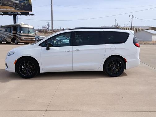 2025 Chrysler Pacifica Limited