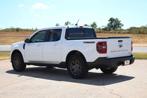 Oxford White 2024 Ford Maverick Lariat