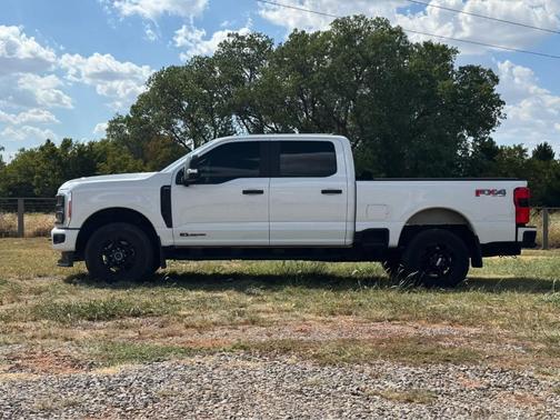 Oxford White 2023 Ford F-250 XL