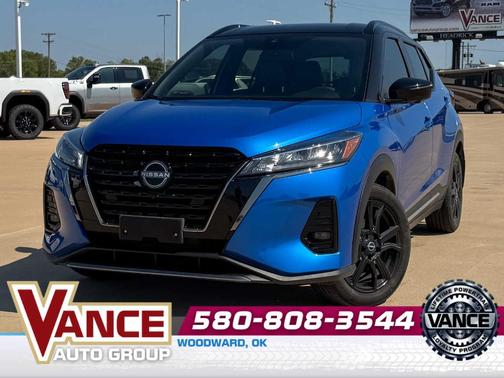 2023 Nissan Kicks SR