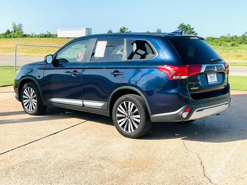 2019 Mitsubishi Outlander SE