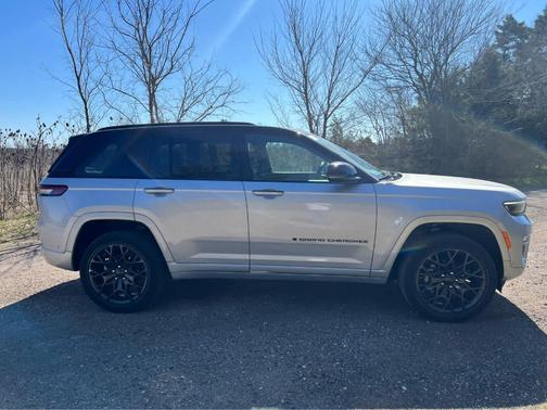 2025 Jeep Grand Cherokee Summit