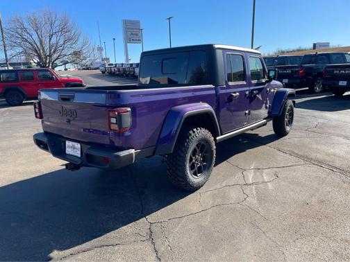 2026 Jeep Gladiator Sport