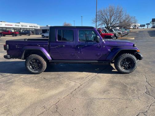 2026 Jeep Gladiator Sport