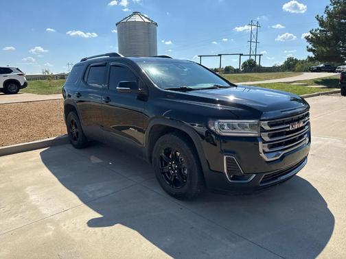 2023 GMC Acadia AT4