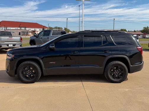 2023 GMC Acadia AT4