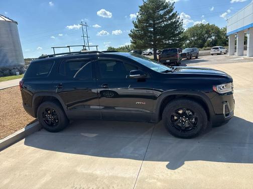 2023 GMC Acadia AT4