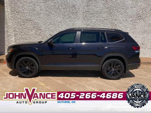 Deep Black Pearl Effect 2023 Volkswagen Atlas 2.0T SE w/Technology
