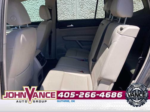 Deep Black Pearl Effect 2023 Volkswagen Atlas 2.0T SE w/Technology