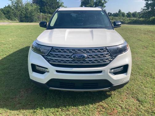 Star White 2023 Ford Explorer Limited