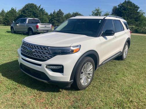 Star White 2023 Ford Explorer Limited
